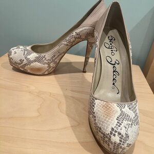 Sergio Zelcer Cream and Tan Heels with Stiletto Design